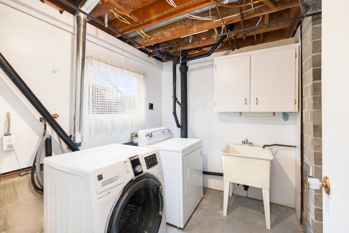 Garden / Landscaping Photo of 935 Beaconsfield Road, North Vancouver, BC