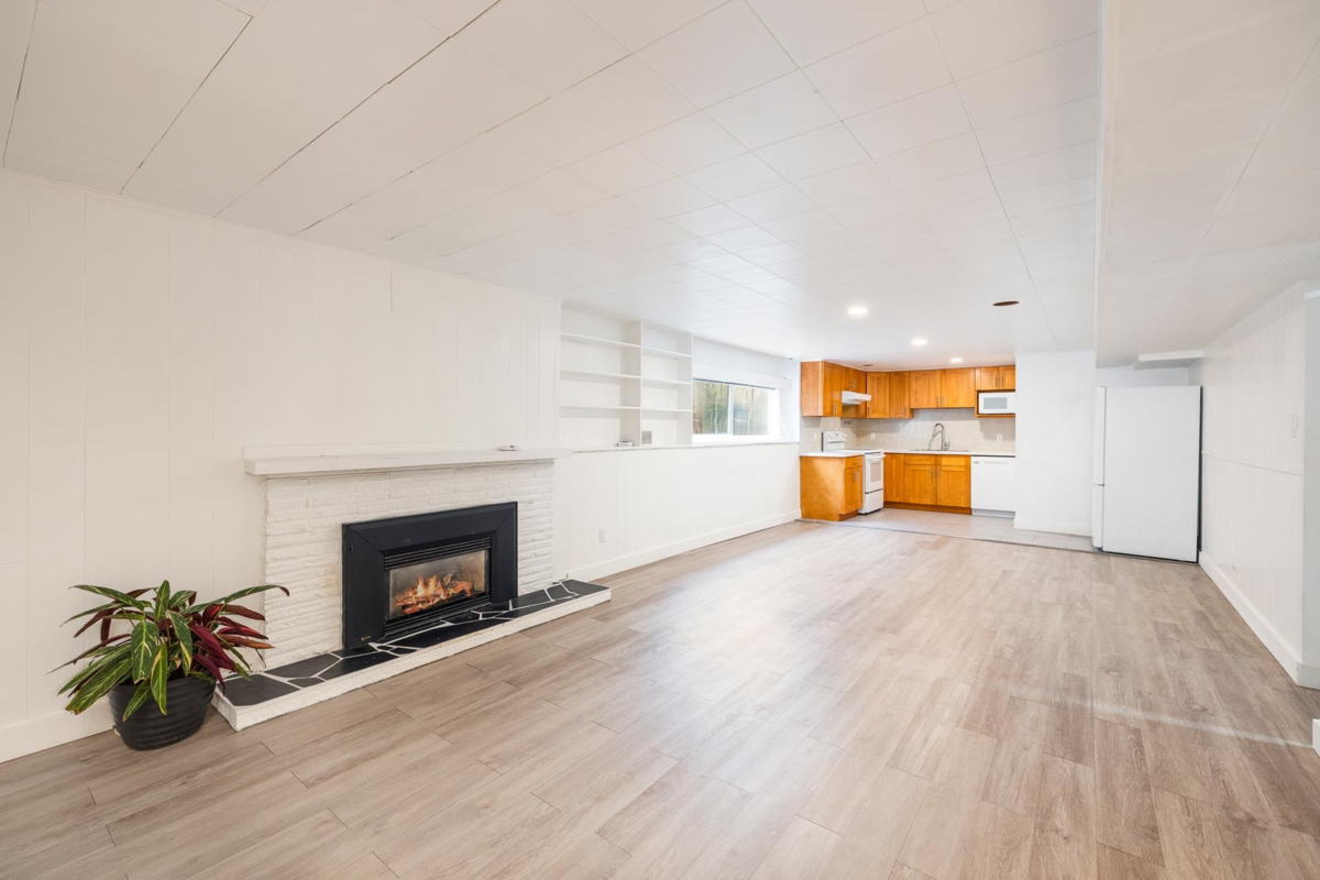 Hallway Photo of 935 Beaconsfield Road, North Vancouver, BC