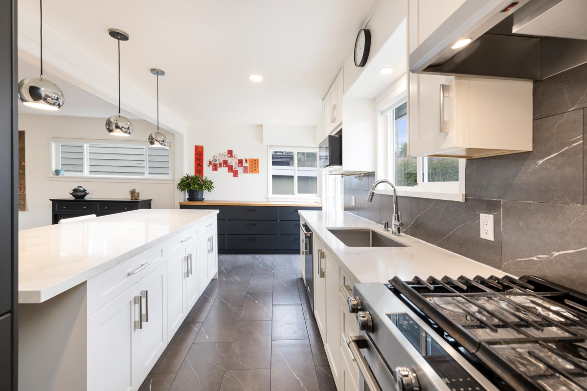 Primary Bathroom Photo of 935 Beaconsfield Road, North Vancouver, BC