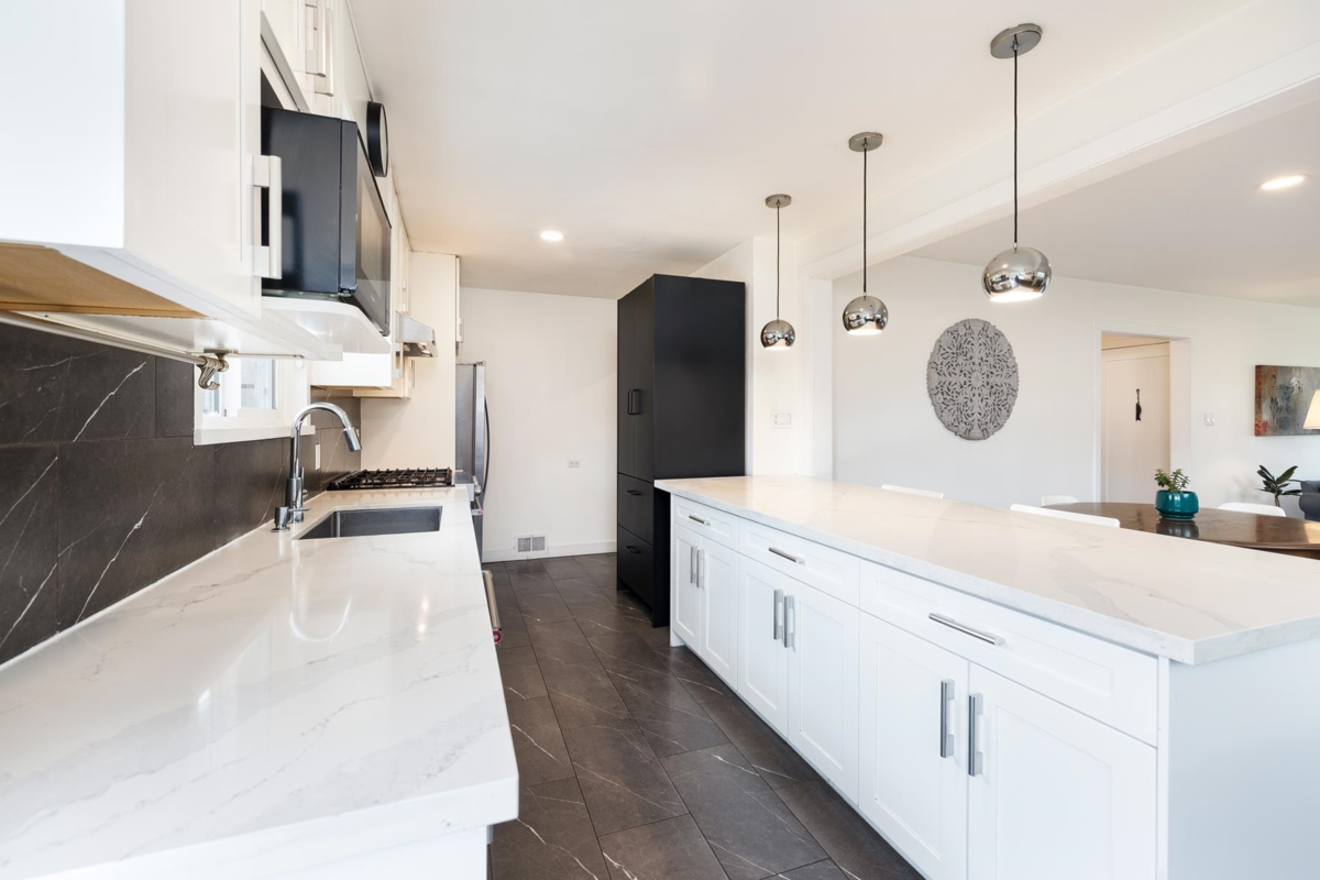 Primary Bedroom Photo of 935 Beaconsfield Road, North Vancouver, BC