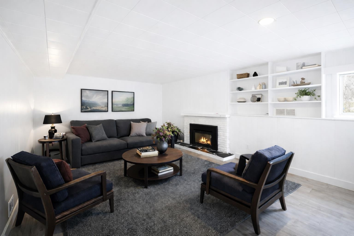 Staircase Photo of 935 Beaconsfield Road, North Vancouver, BC