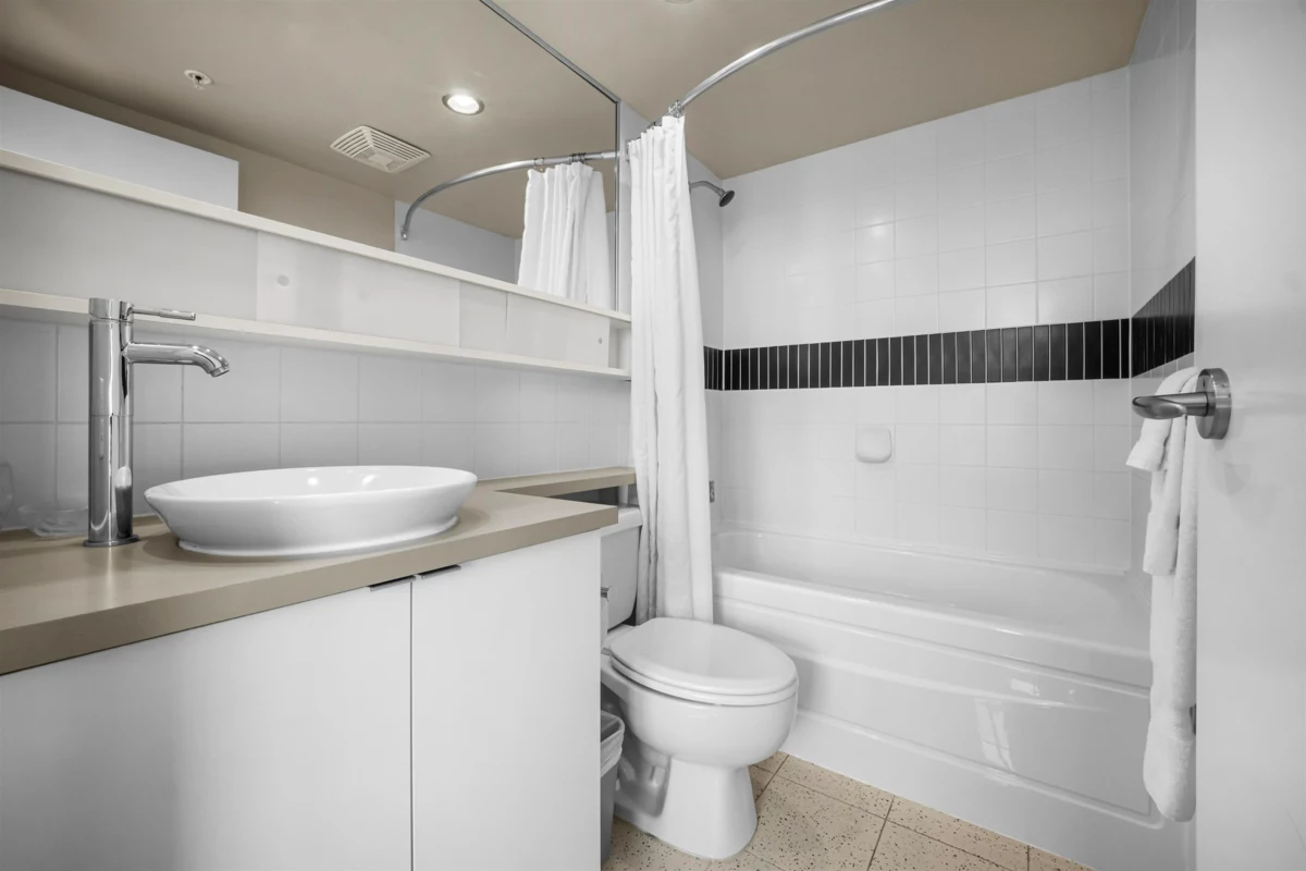 Hallway Photo of 3608 928 Beatty Street, Vancouver, BC