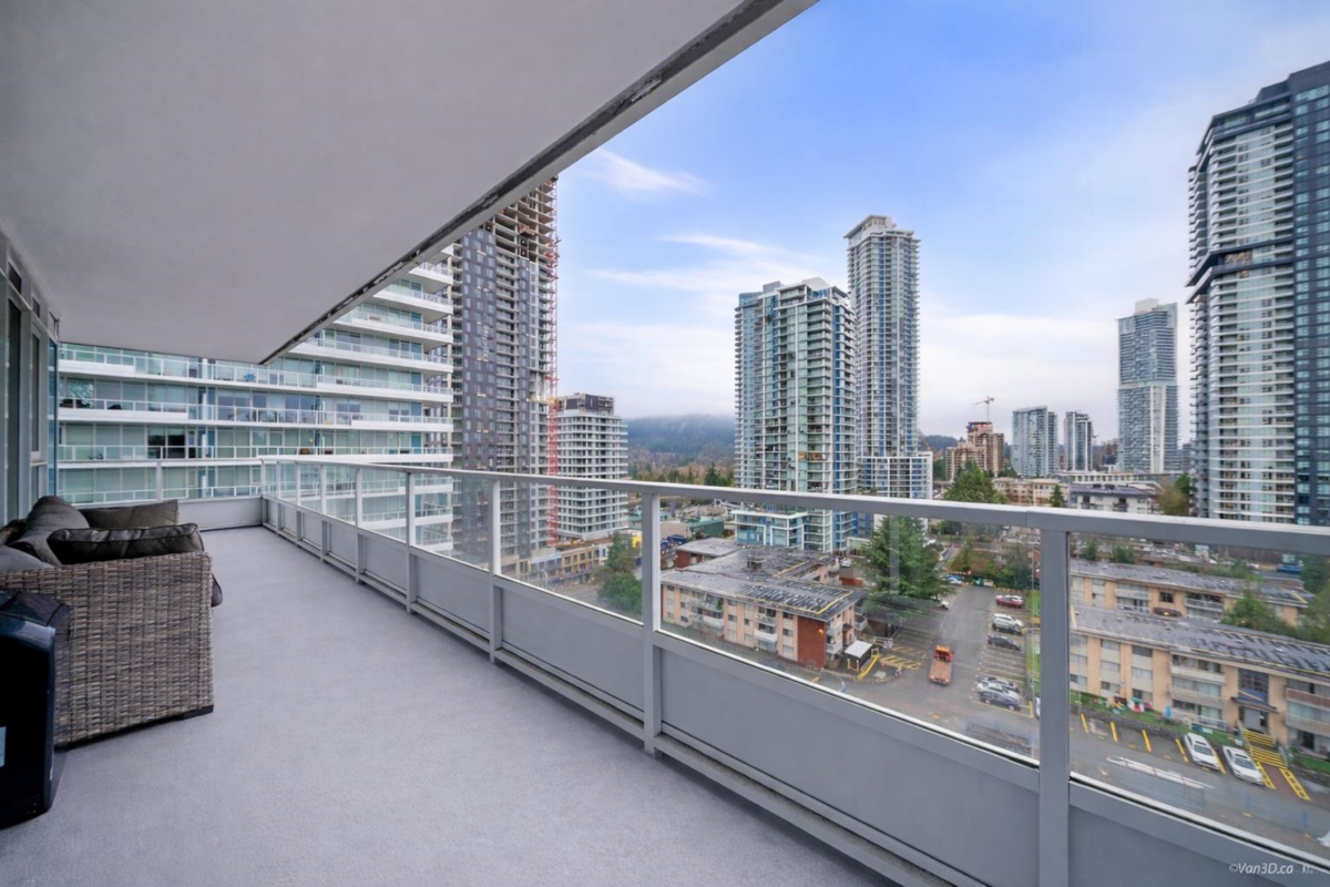 Walk-In Closet Photo of 1204 525 Foster Avenue, Coquitlam, BC