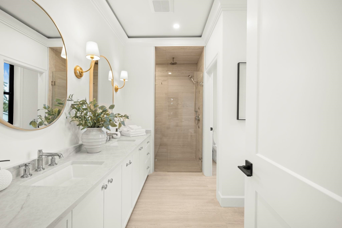 Hot Tub / Spa Photo of 1204 Stellers Jay Place, Tsawwassen, BC