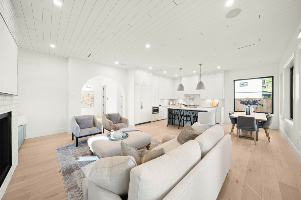 Powder Room Photo of 1204 Stellers Jay Place, Tsawwassen, BC