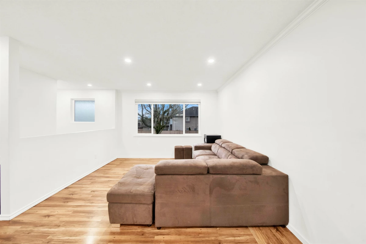 Hallway Photo of 6369 173a Street, Surrey, BC
