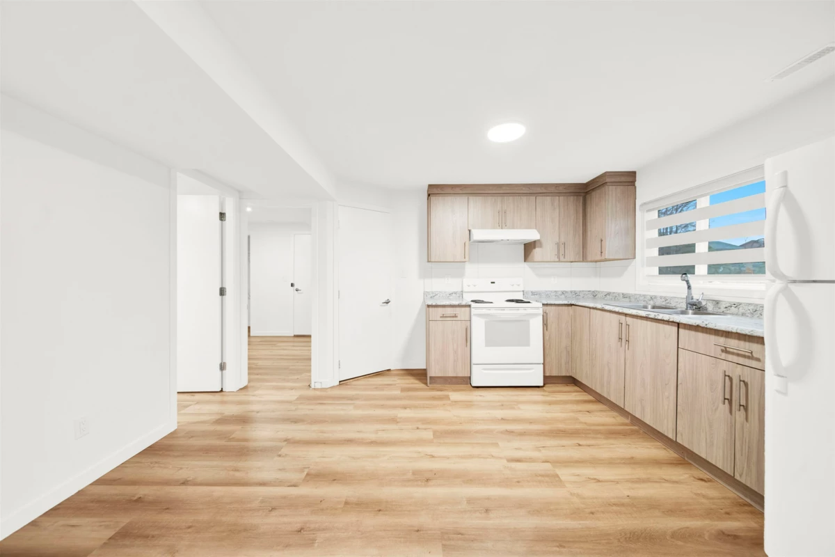 Laundry Room Photo of 6369 173a Street, Surrey, BC