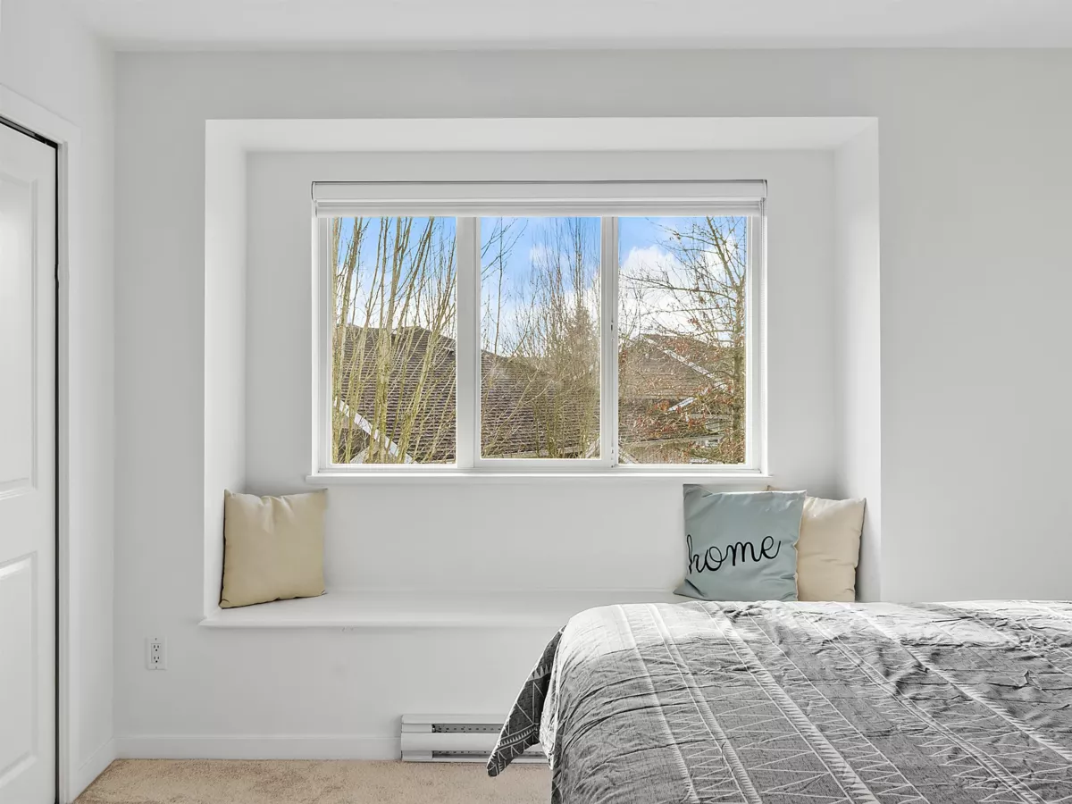 Entry Foyer Photo of 2 20460 66 Avenue, Langley, BC