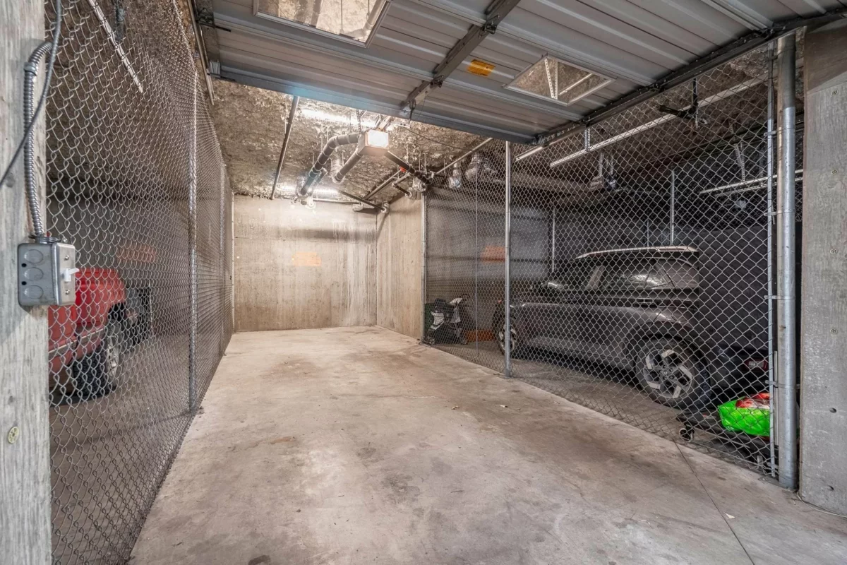 Entry Foyer Photo of 312 33485 South Fraser Way, Abbotsford, BC