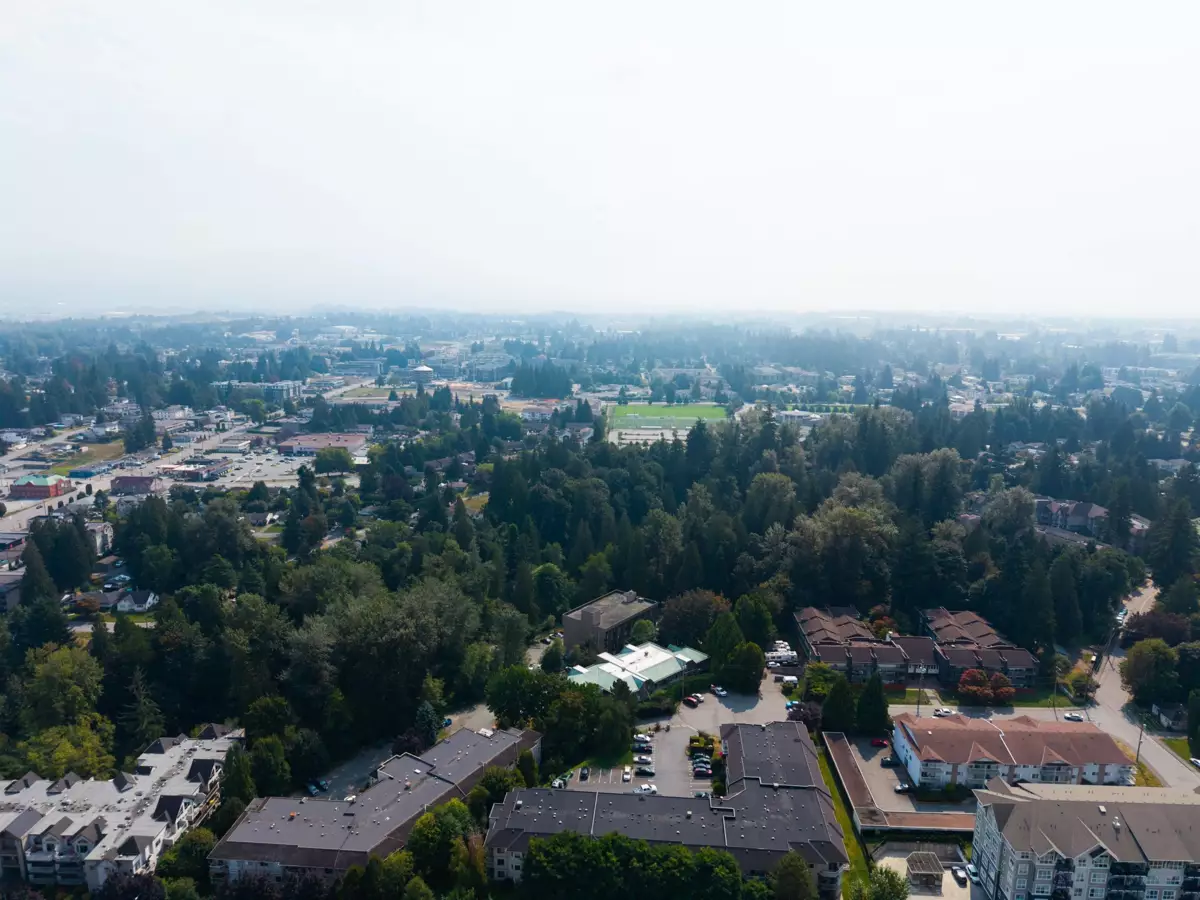 Staircase Photo of 312 33485 South Fraser Way, Abbotsford, BC