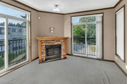 Walk-In Closet Photo of 312 33485 South Fraser Way, Abbotsford, BC