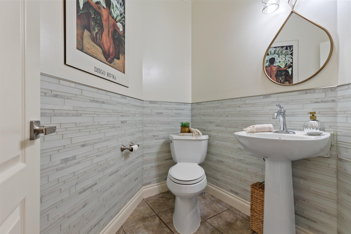 Garage Interior Photo of 10269 Wildrose Drive, Rosedale, BC