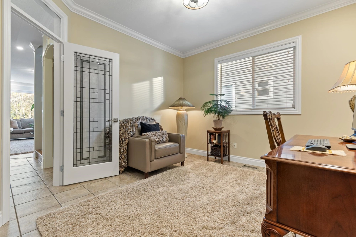 Hallway Photo of 10269 Wildrose Drive, Rosedale, BC