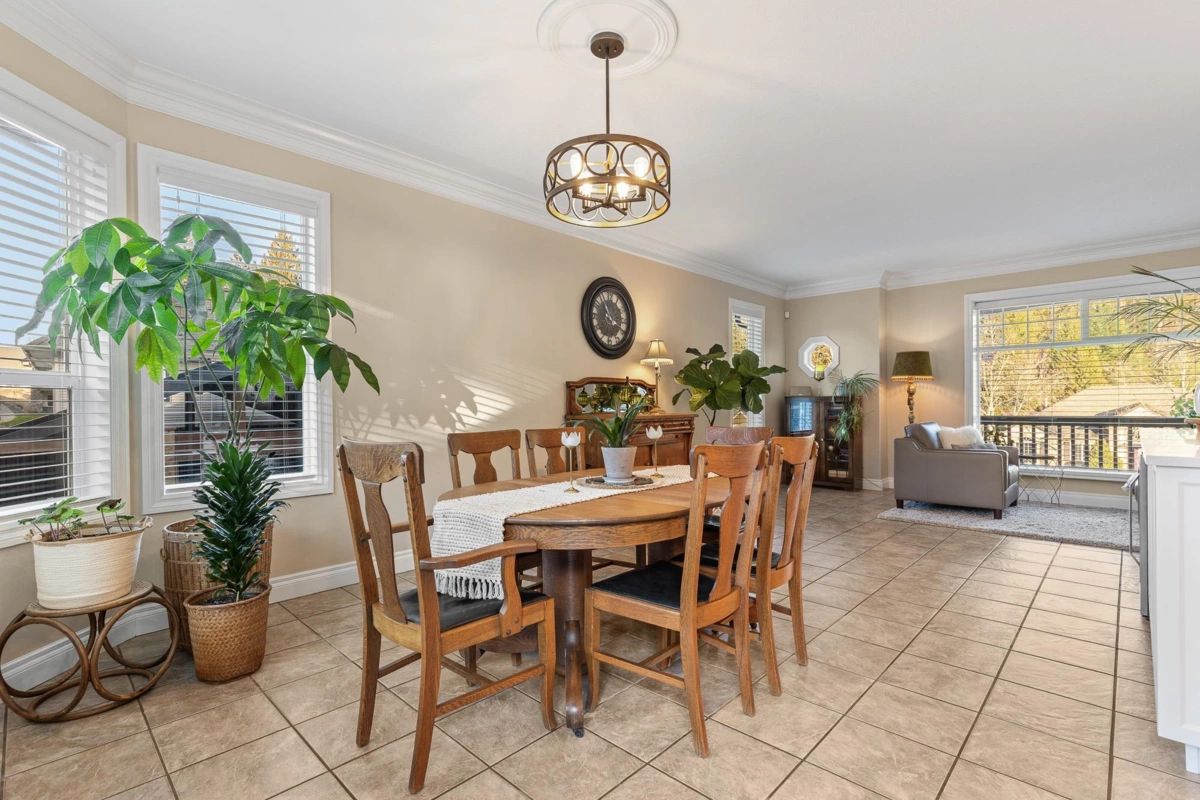 Living Room Photo of 10269 Wildrose Drive, Rosedale, BC