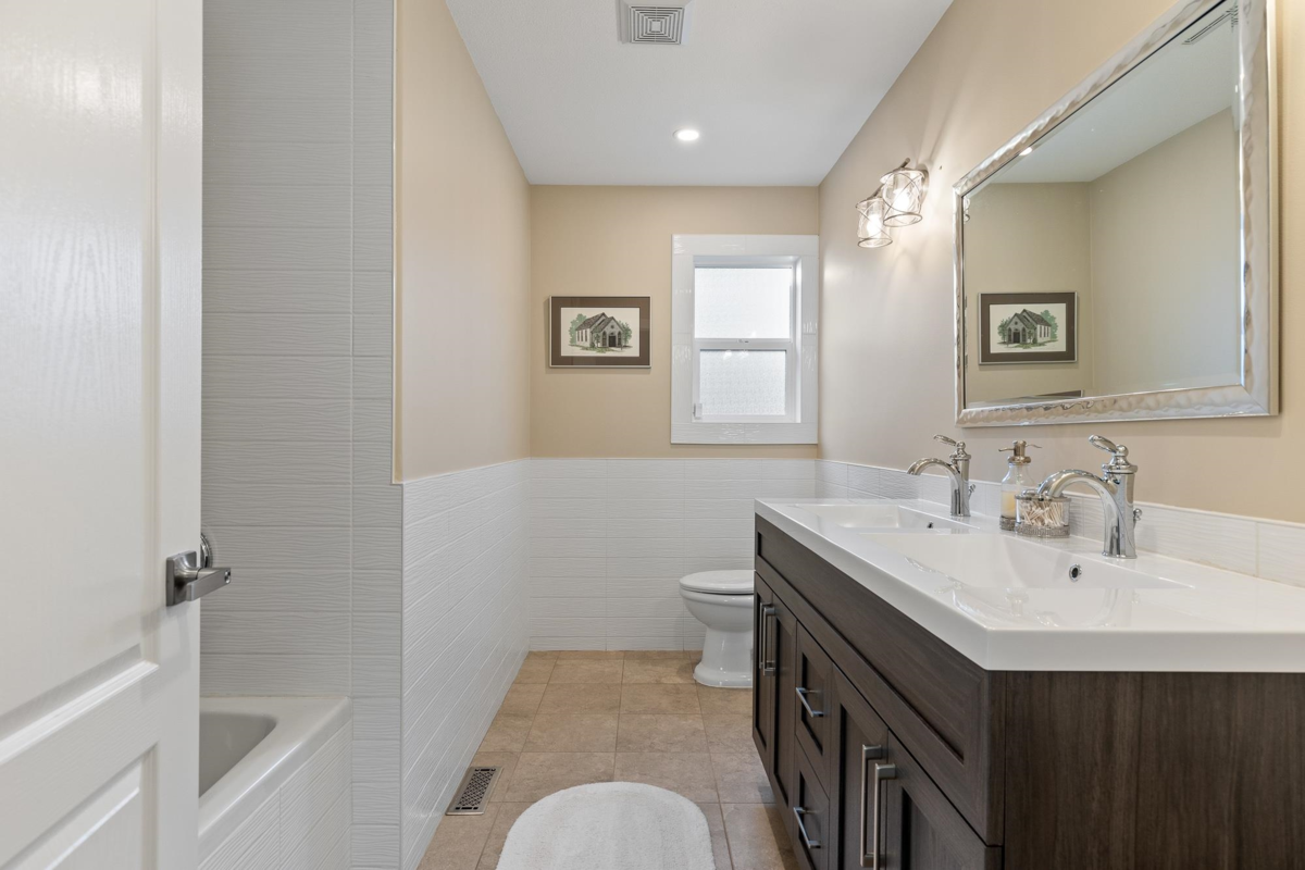 Staircase Photo of 10269 Wildrose Drive, Rosedale, BC