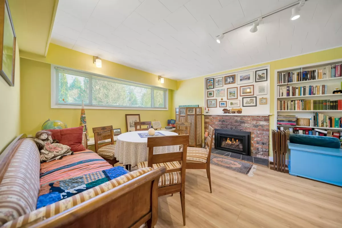 Basement Recreation Room Photo of 11645 195a Street, Pitt Meadows, BC