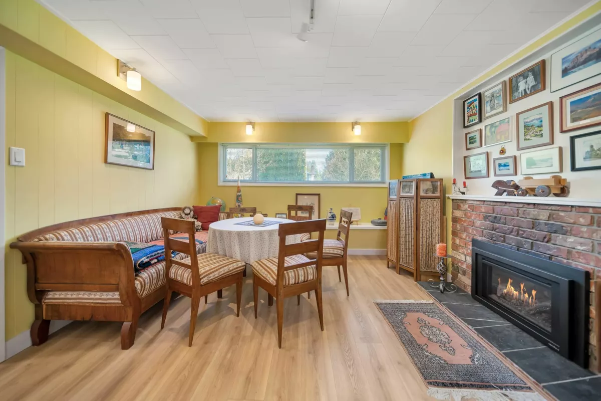 Entry Foyer Photo of 11645 195a Street, Pitt Meadows, BC