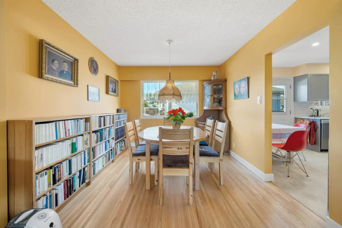 Primary Bathroom Photo of 11645 195a Street, Pitt Meadows, BC