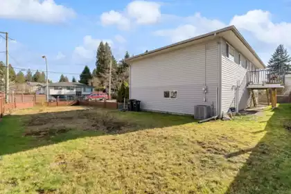 Front Yard Photo of 11645 195a Street, Pitt Meadows, BC