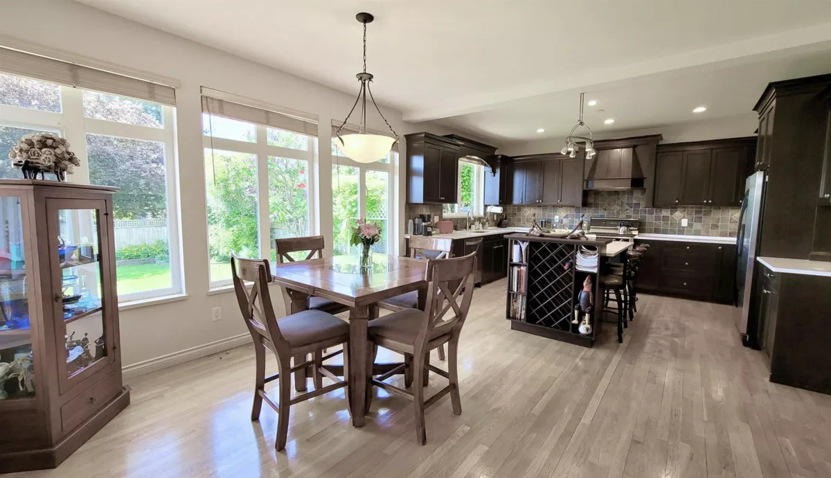 Living Room Photo of 15974 Buena Vista Avenue Avenue, White Rock, BC