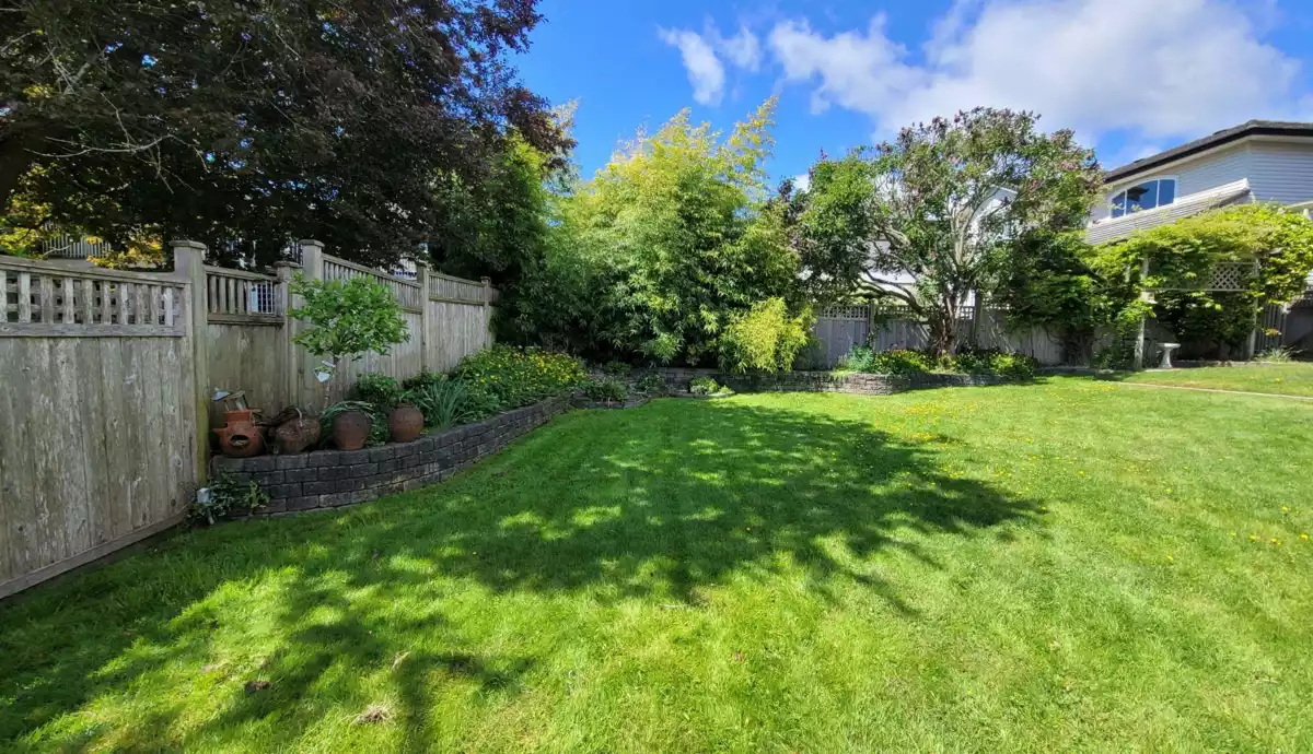 Outdoor Deck Photo of 15974 Buena Vista Avenue Avenue, White Rock, BC