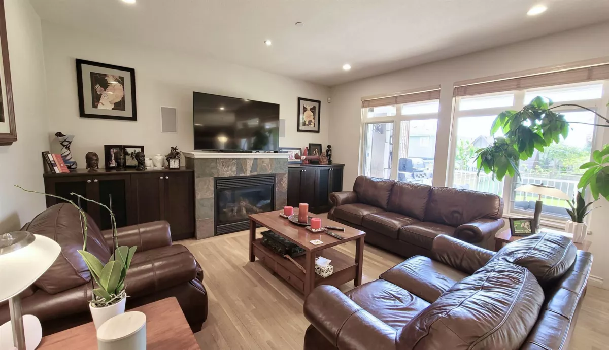 Primary Bedroom Photo of 15974 Buena Vista Avenue Avenue, White Rock, BC