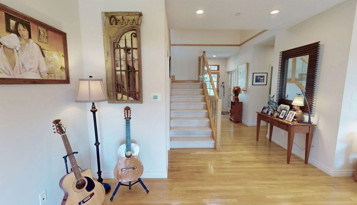 Walk-In Closet Photo of 15974 Buena Vista Avenue Avenue, White Rock, BC