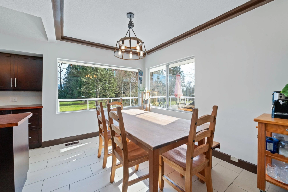 Breakfast Nook Photo of 15227 Sheridan Drive, Pitt Meadows, BC