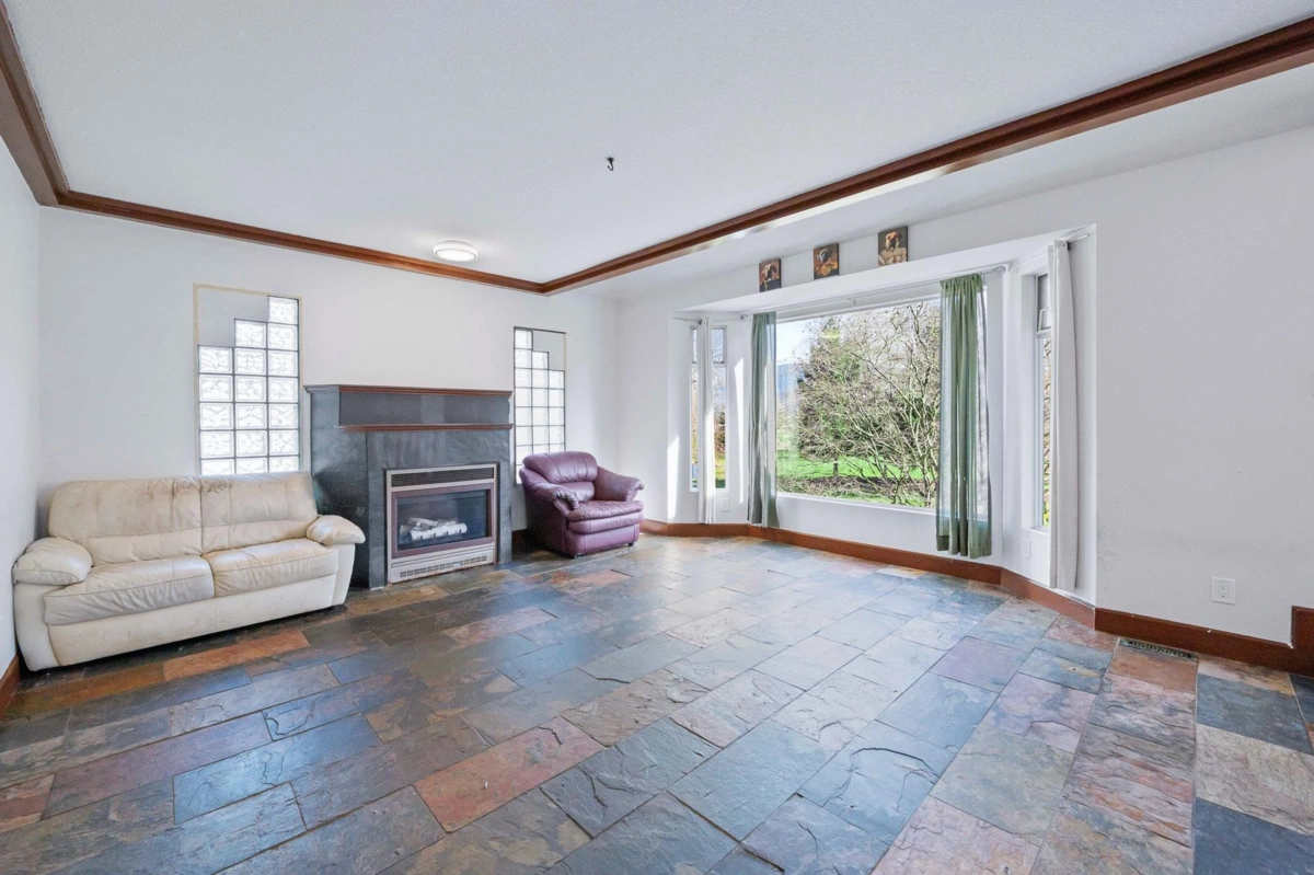Guest Bathroom Photo of 15227 Sheridan Drive, Pitt Meadows, BC