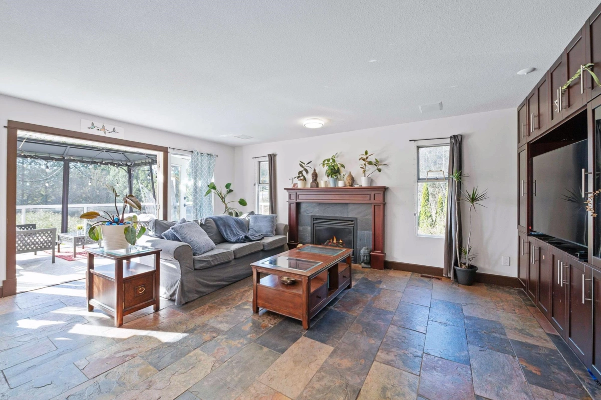Kitchen Photo of 15227 Sheridan Drive, Pitt Meadows, BC
