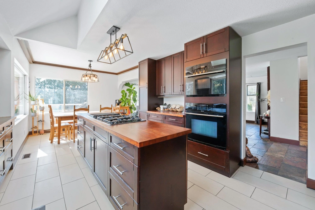 Primary Bathroom Photo of 15227 Sheridan Drive, Pitt Meadows, BC