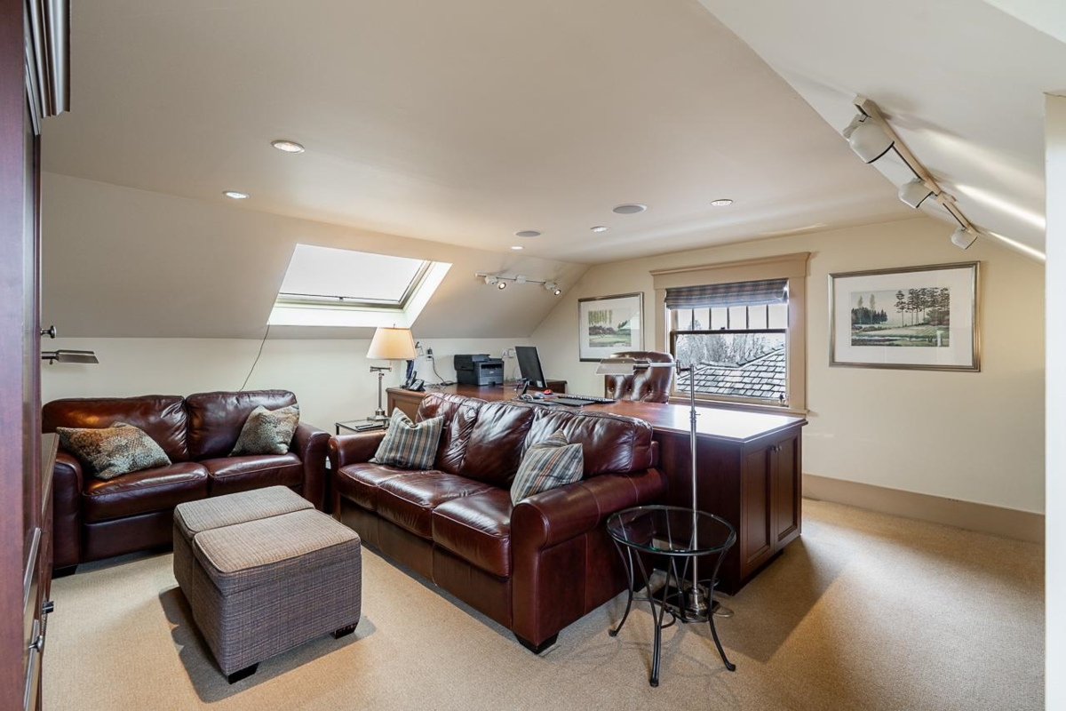 Entry Foyer Photo of 1986 W 36th Avenue, Vancouver, BC