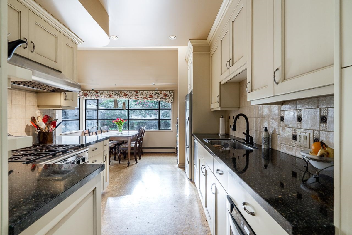 Kitchen Photo of 1986 W 36th Avenue, Vancouver, BC