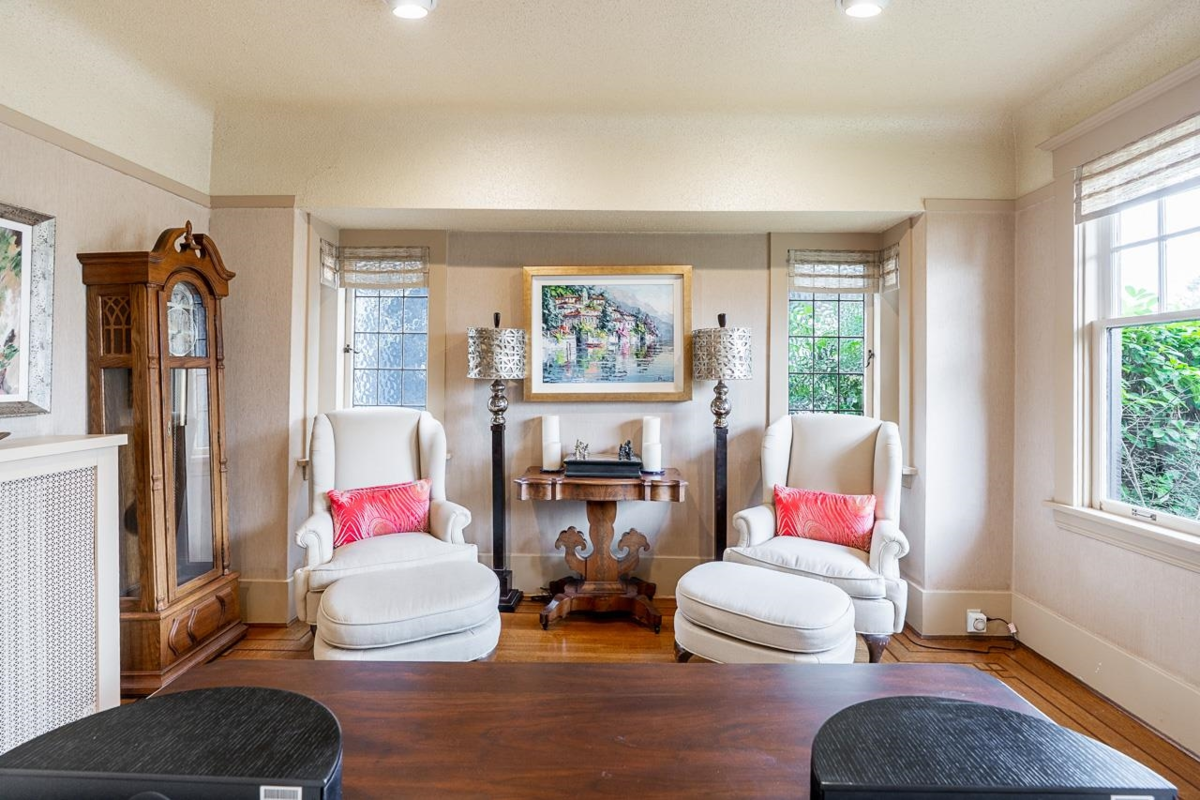 Living Room Photo of 1986 W 36th Avenue, Vancouver, BC