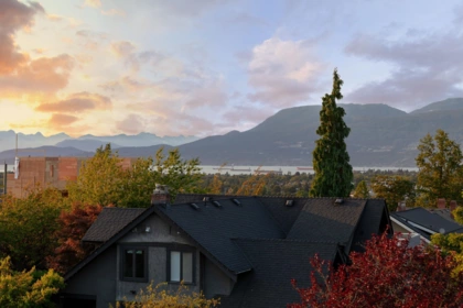 Front Yard Photo of 1986 W 36th Avenue, Vancouver, BC
