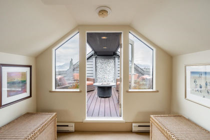 Hallway Photo of 1986 W 36th Avenue, Vancouver, BC