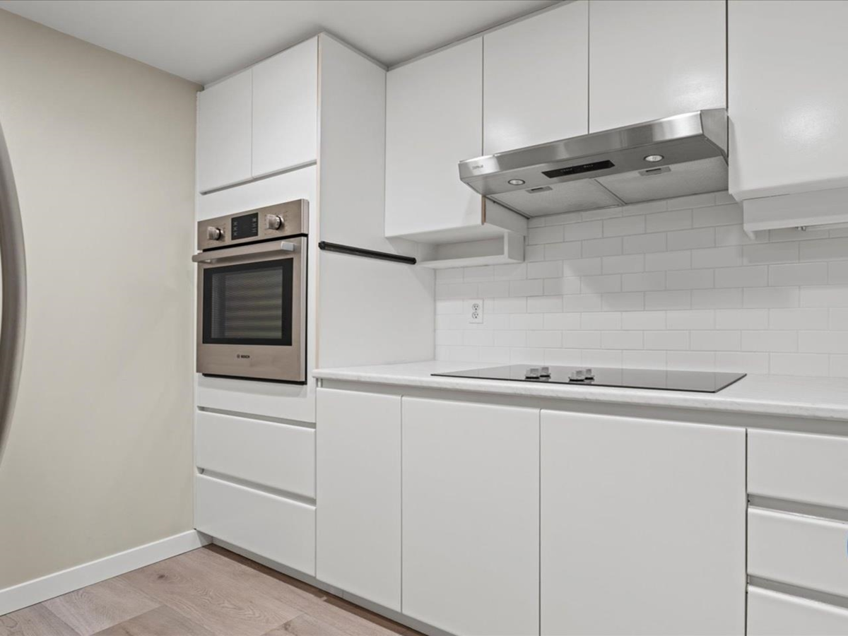 Kitchen Photo of 105 1502 Island Park Walk, Vancouver, BC