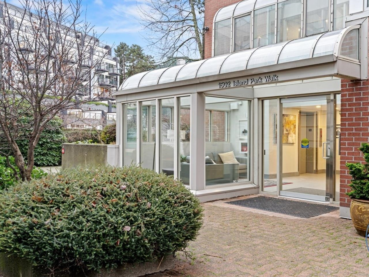 Living Room Photo of 105 1502 Island Park Walk, Vancouver, BC
