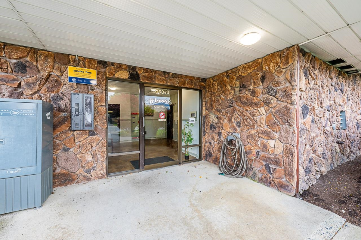 Family Room Photo of 304 46374 Margaret Avenue, Chilliwack, BC