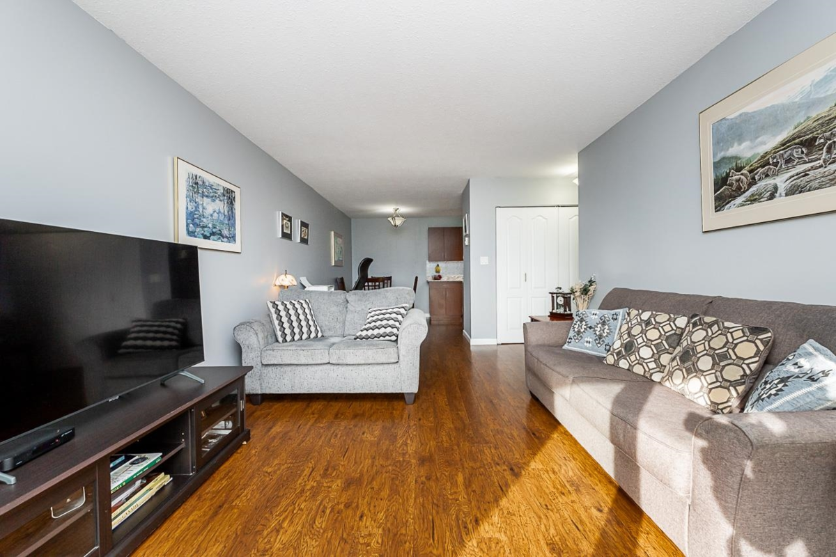 Guest Bathroom Photo of 304 46374 Margaret Avenue, Chilliwack, BC