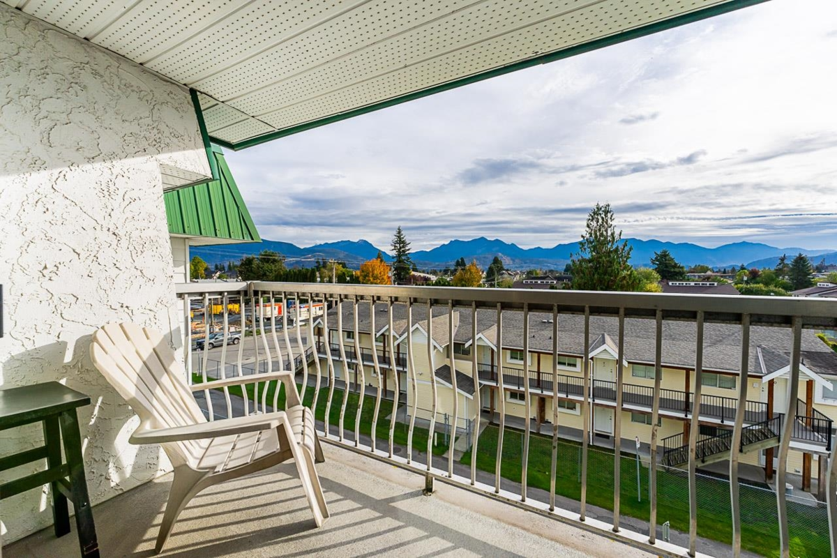 Mudroom Photo of 304 46374 Margaret Avenue, Chilliwack, BC