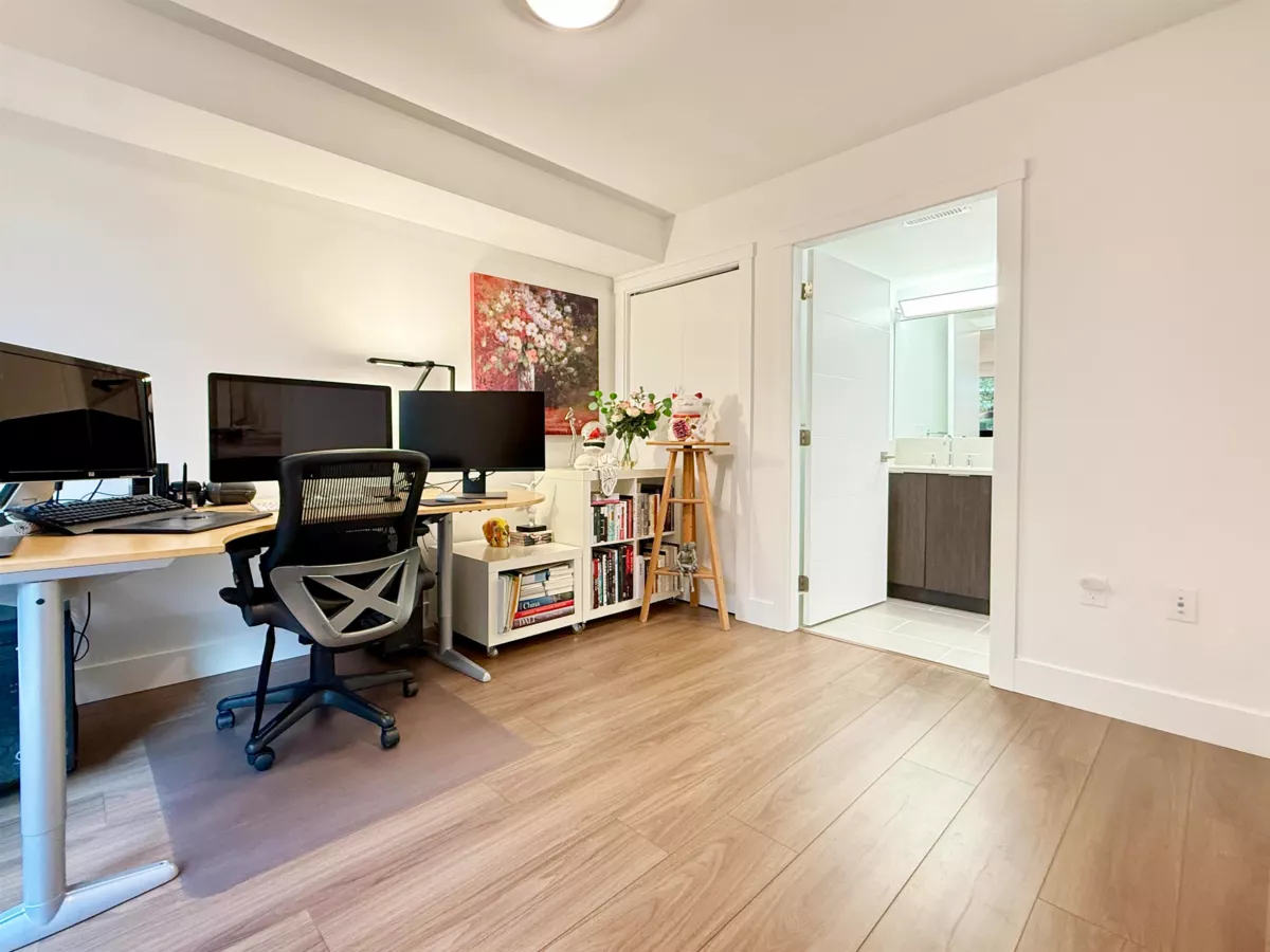 Bedroom 2 Photo of 5458 Oak Street, Vancouver, BC