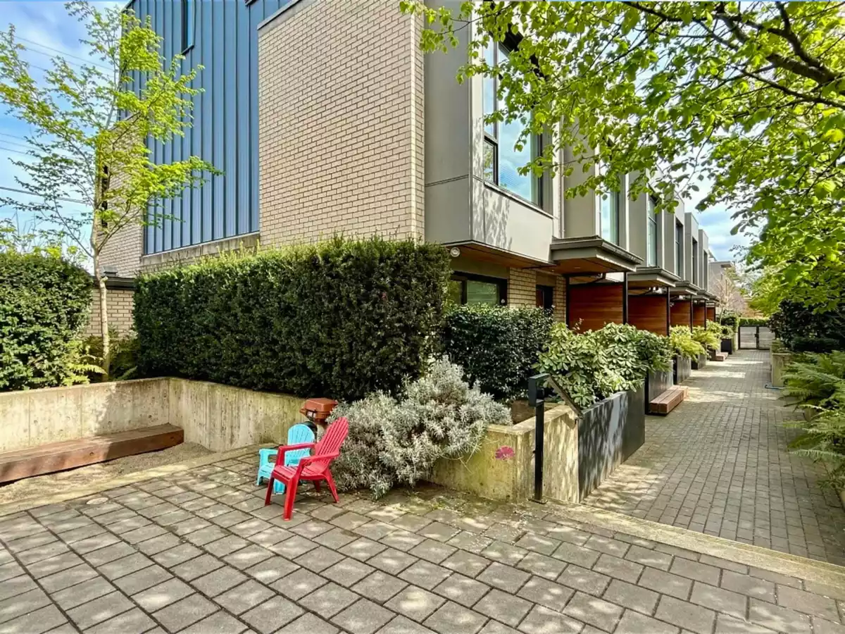 Community Amenities Photo (Clubhouse) of 5458 Oak Street, Vancouver, BC