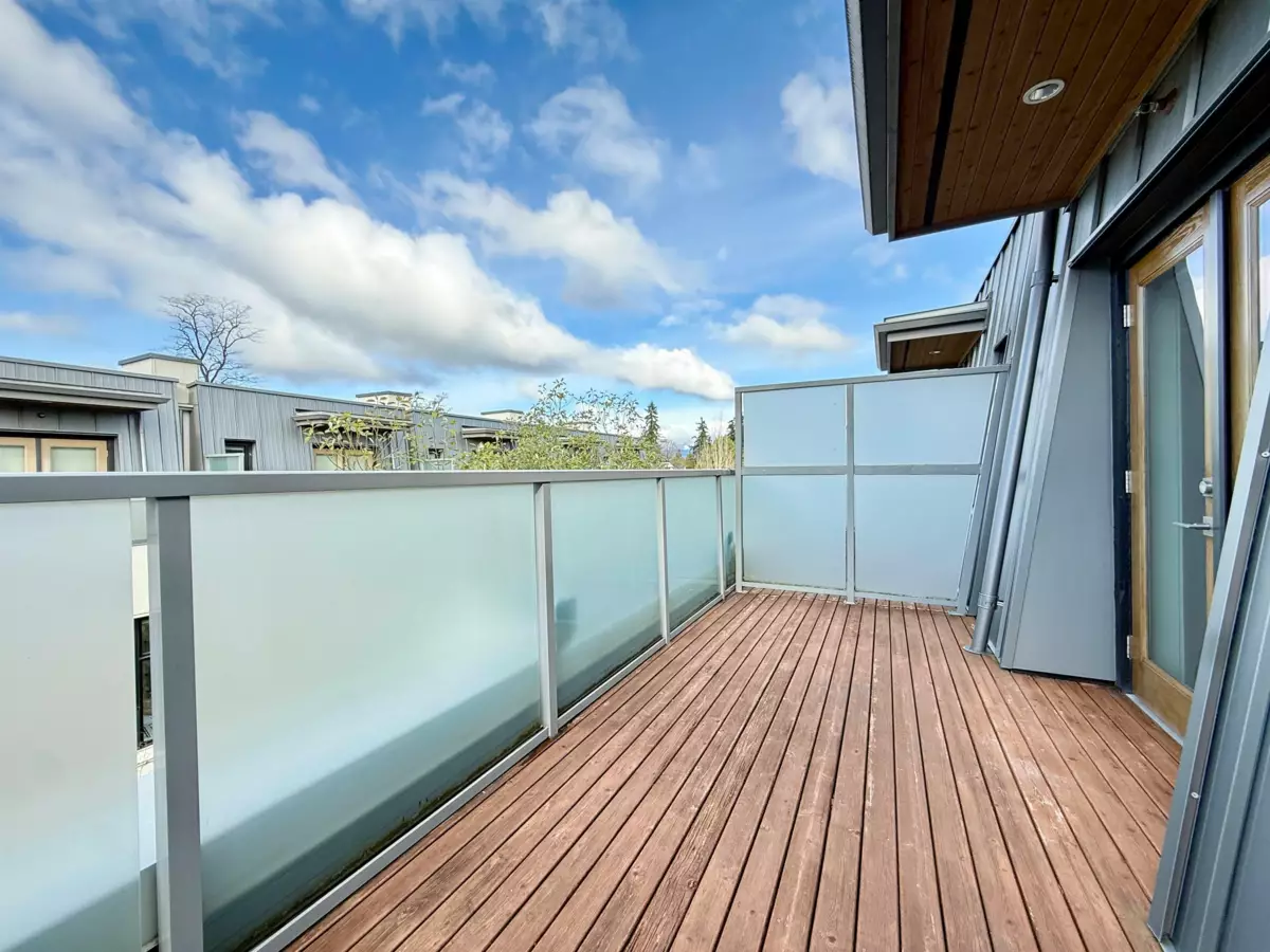 Front Yard Photo of 5458 Oak Street, Vancouver, BC