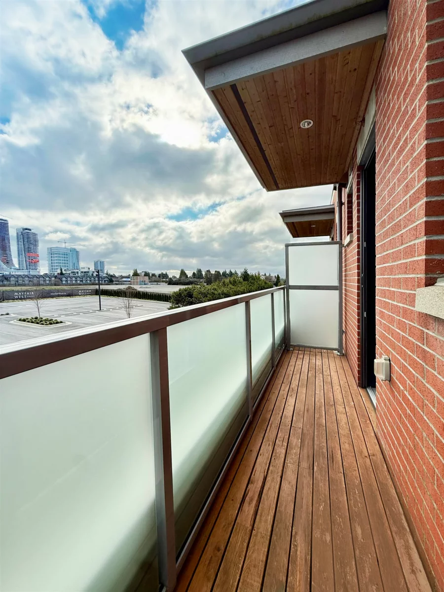 Garden / Landscaping Photo of 5458 Oak Street, Vancouver, BC