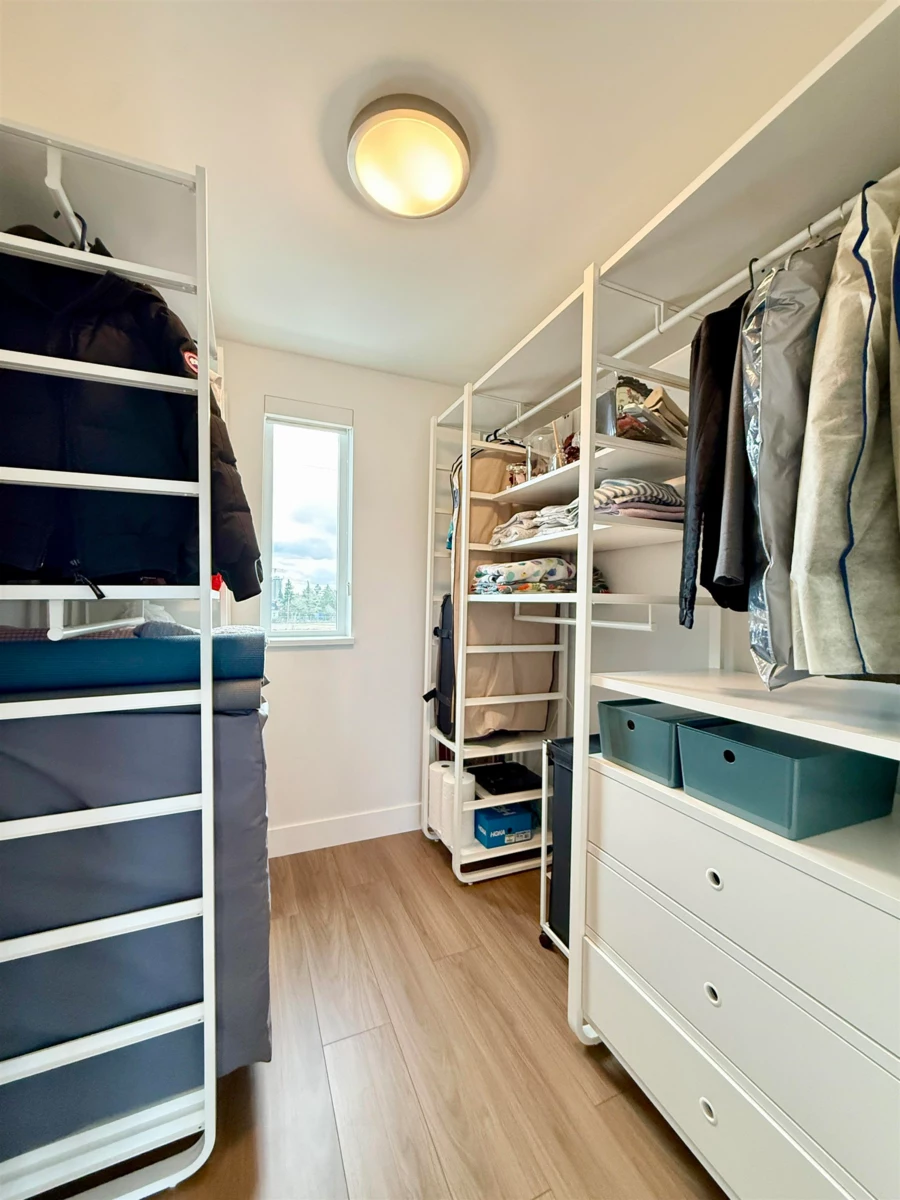 Hallway Photo of 5458 Oak Street, Vancouver, BC