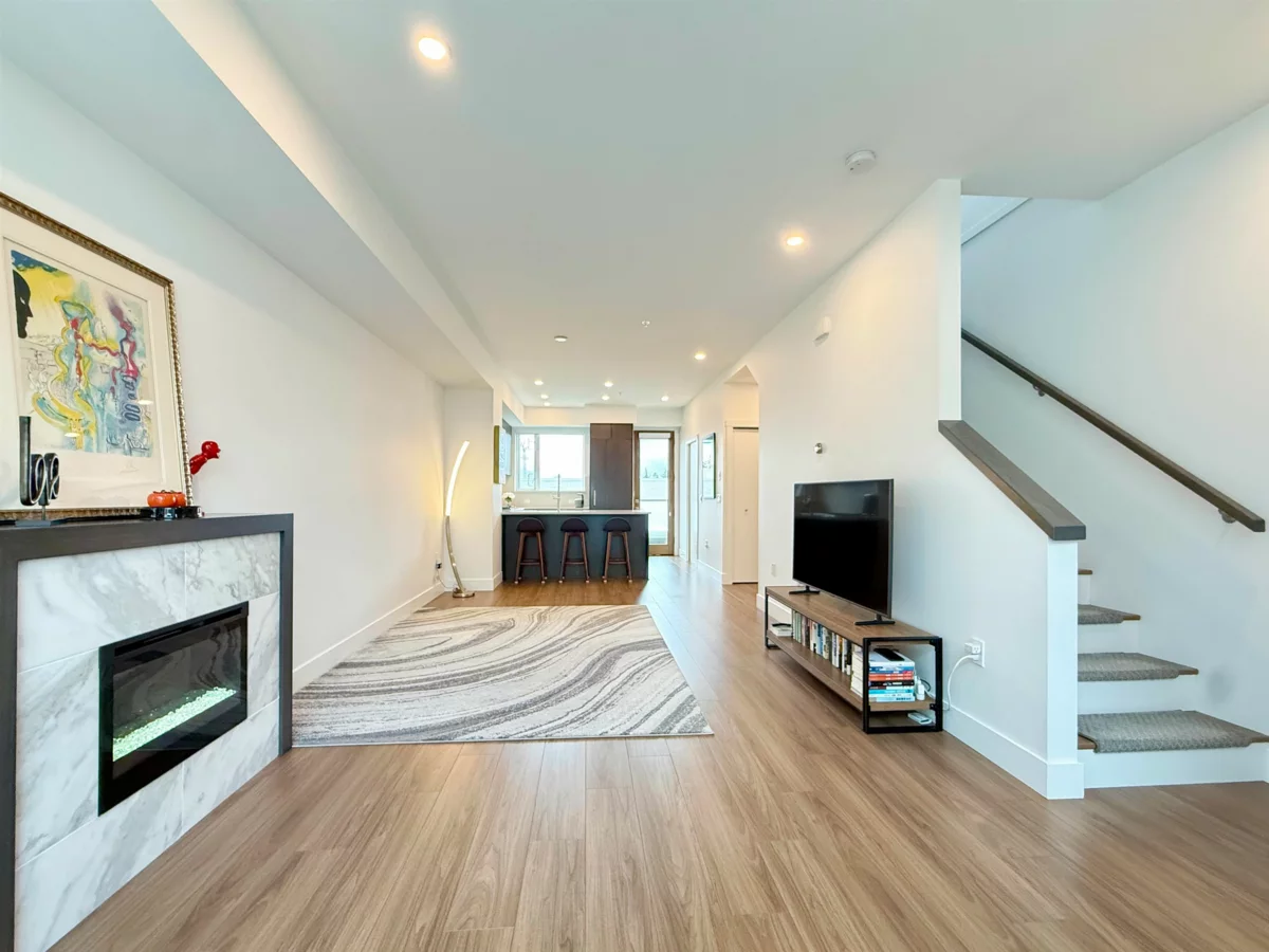 Kitchen Island Photo of 5458 Oak Street, Vancouver, BC