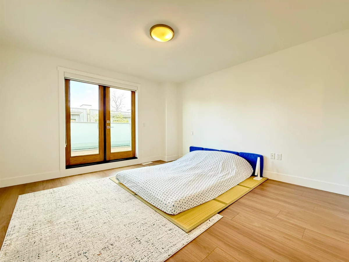 Laundry Room Photo of 5458 Oak Street, Vancouver, BC