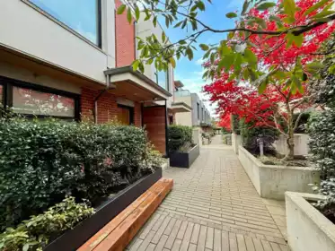 5458 Oak Street, Vancouver, BC, Cambie — 2 bed townhouse for sale