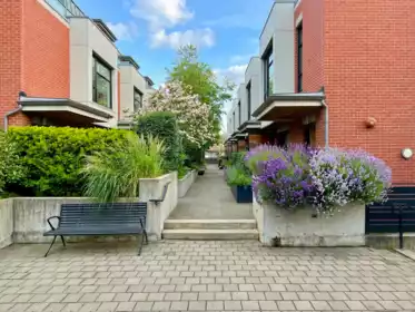5458 Oak Street, Vancouver, BC